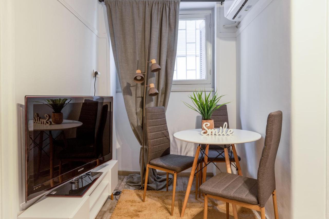 Central Apartment In The Heart Of Historic Center Atenas Exterior foto